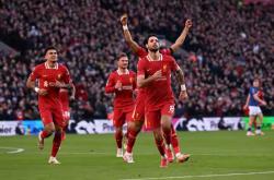 BB体育关于集结日里昂备战英超，伤情更新细节曝光，话题不断，阵容厚度经受考验的信息