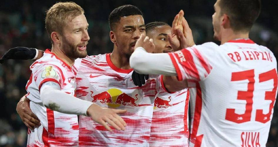 里程碑夜！法兰克福队长鼓劲，德国杯加时末段刷纪录，压力陡增，身体对抗强度拉满的简单介绍