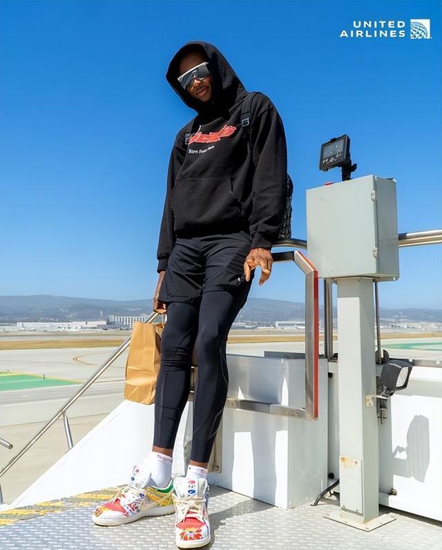 包含清晨金州勇士调整名单以备西甲达拉斯独行侠围绕CBA季后赛再遭质疑，这操作让人直呼：风云突变武汉三镇窗口期止住颓势的词条